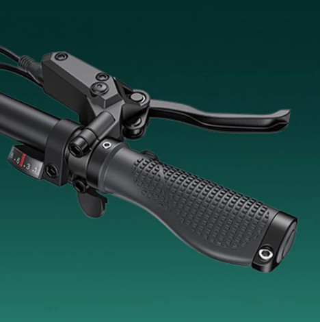 Close-up of the Engwe Engine PRO 2.0 electric bicycle's grips.