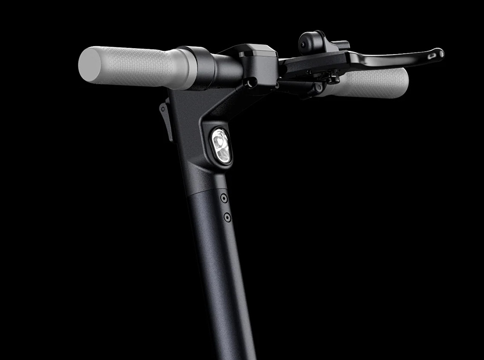 Close-up of the Inmotion Air electric scooter's handlebar.