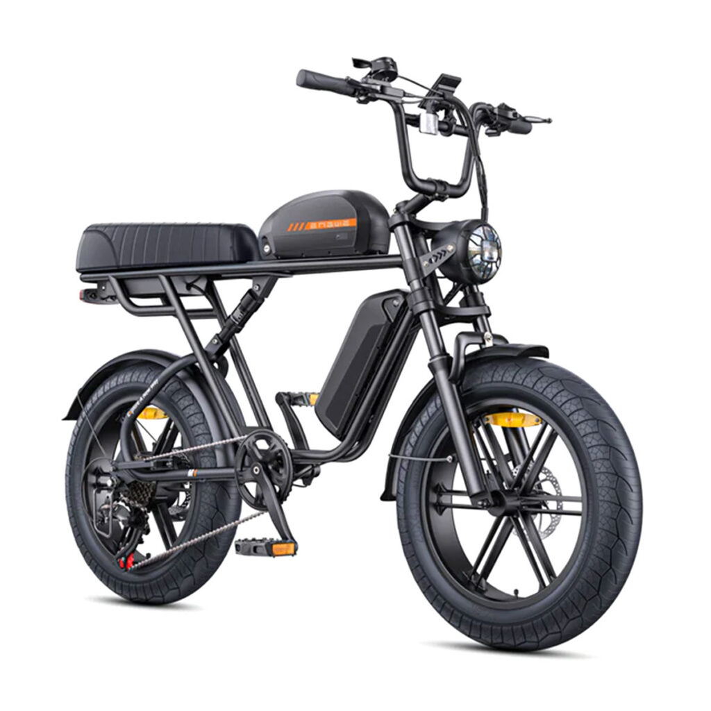 Küljelt nurga alt vaade mustale kahe akuga ENGWE M1 elektrijalgrattale