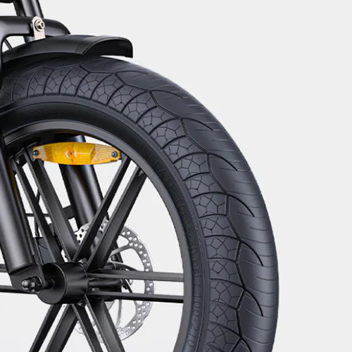 Close up of the ENGWE M1 electric bike fat tires.